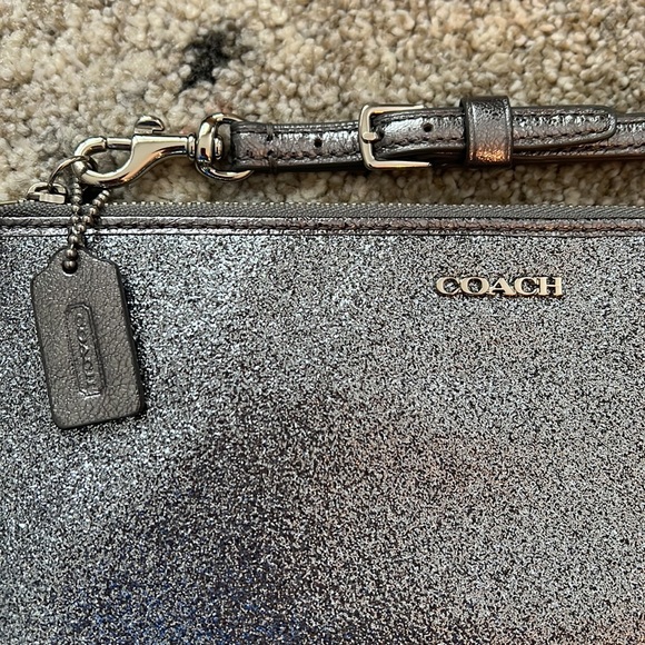 Coach - Picture 2 of 6